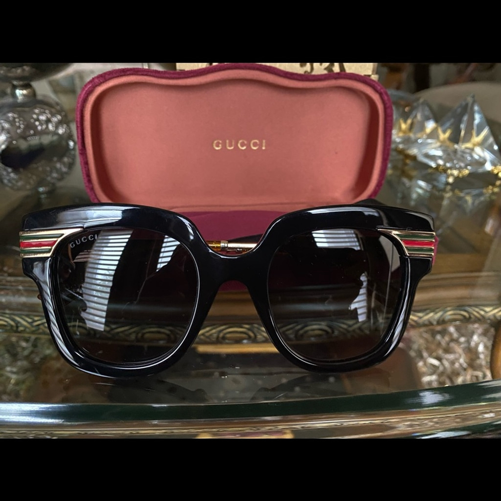 Gucci black Sunglasses (authentic) - Picture 2 of 8